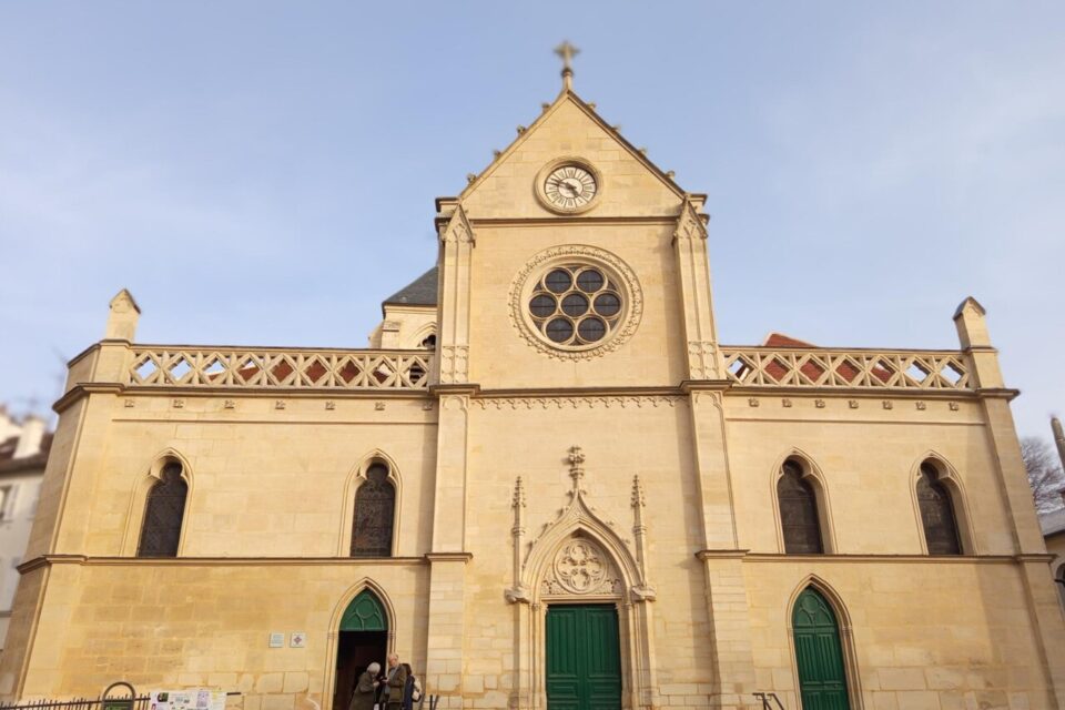 L'église Saint-Pierre-Saint-Paul est un joyau de l'art gothique à Montreuil.