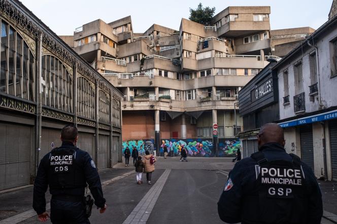 Dans le quartier de la basilique Saint-Denis, à Saint-Denis (Seine-Saint-Denis), le 15 décembre 2025.