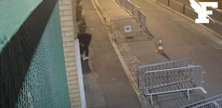 Île de France : les images du suspect déposant une tête de cochon sur le pas de la mosquée de Montreuil