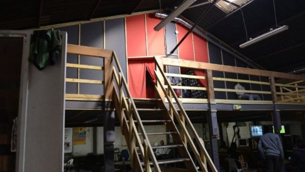 Les Architectes de l'urgence transforment un squat en foyer pour migrants