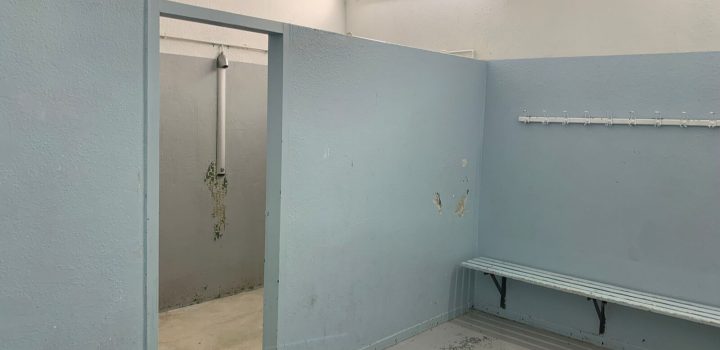 À Montreuil, des douches mises à disposition des sans abri pendant la canicule