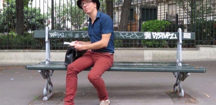 Montreuil : il essaime des poèmes dans les rues et les commerces