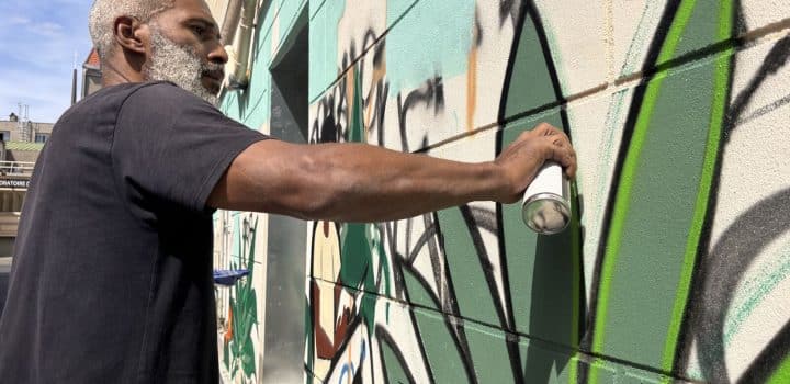 « J’ai imposé un certain respect » : à Montreuil, les œuvres du graffeur Espion tiennent tags et déchets à distance
